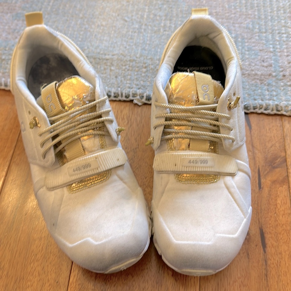 On Running cloud edge moon women’s limited edition sneakers size 7.5